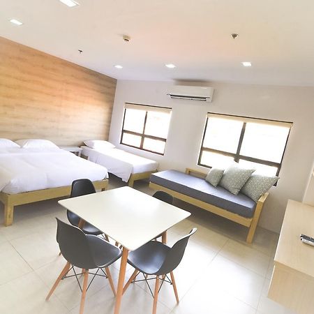 Felix Residences Cebu Stadt Exterior foto