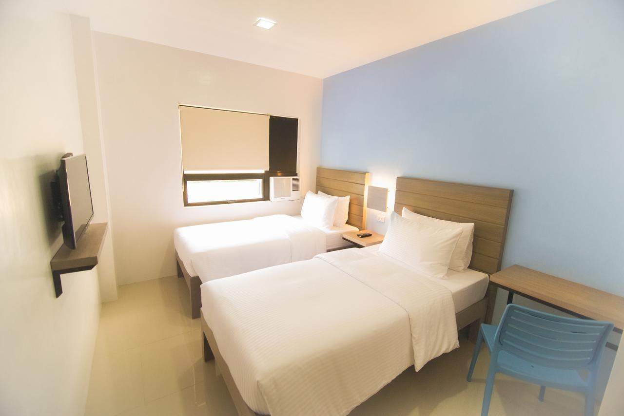 Felix Residences Cebu Stadt Exterior foto